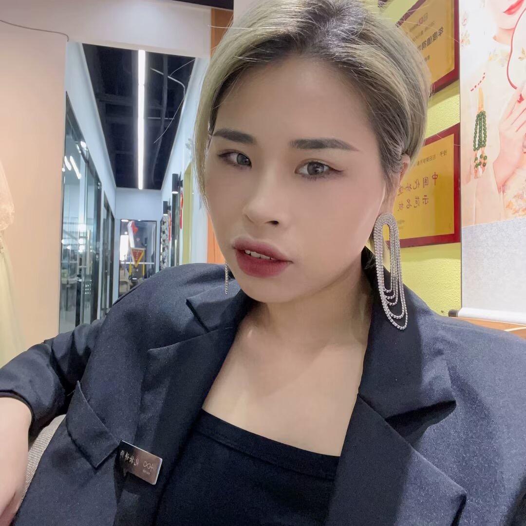 化妆培训老师—蒂娜