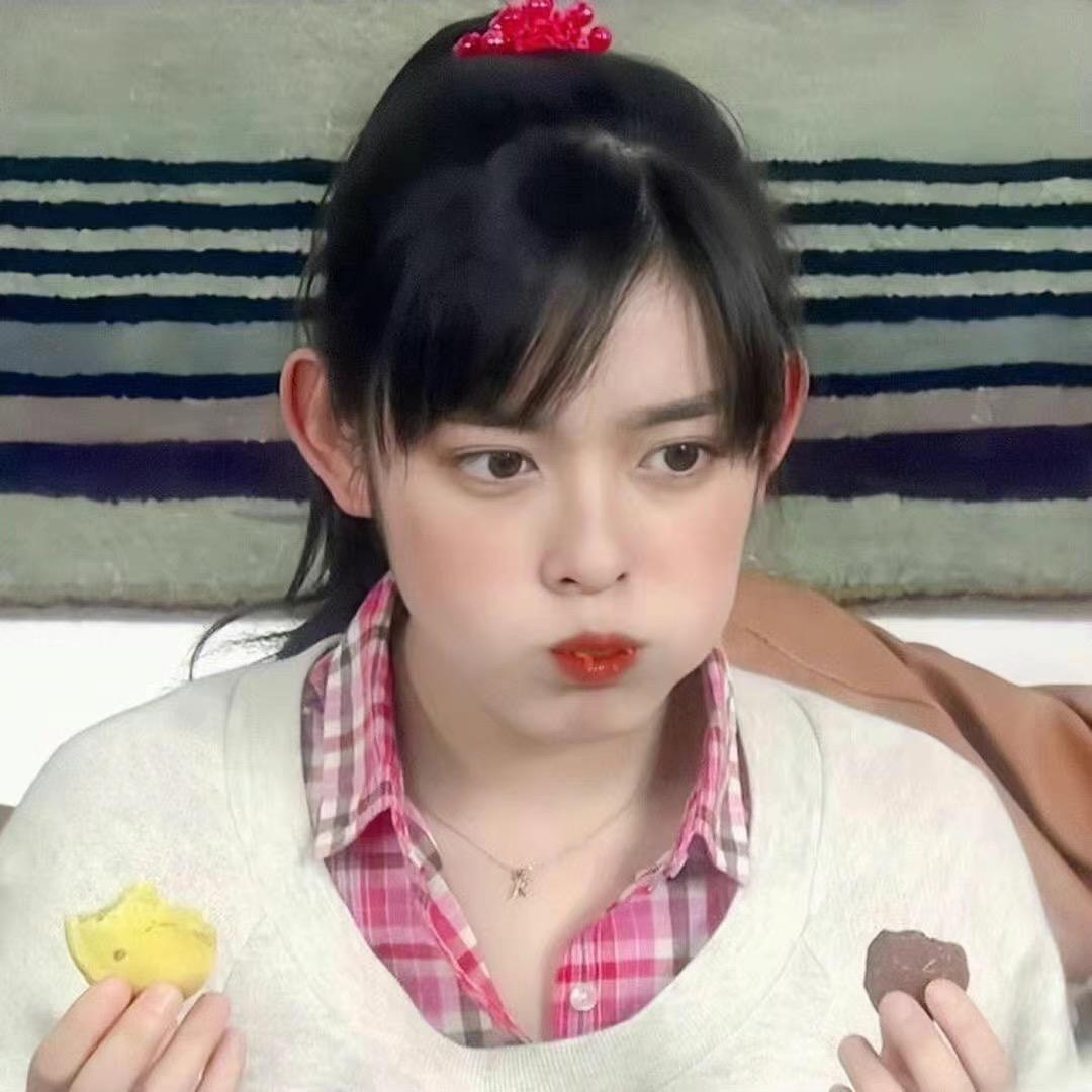 脸这么圆了还吃