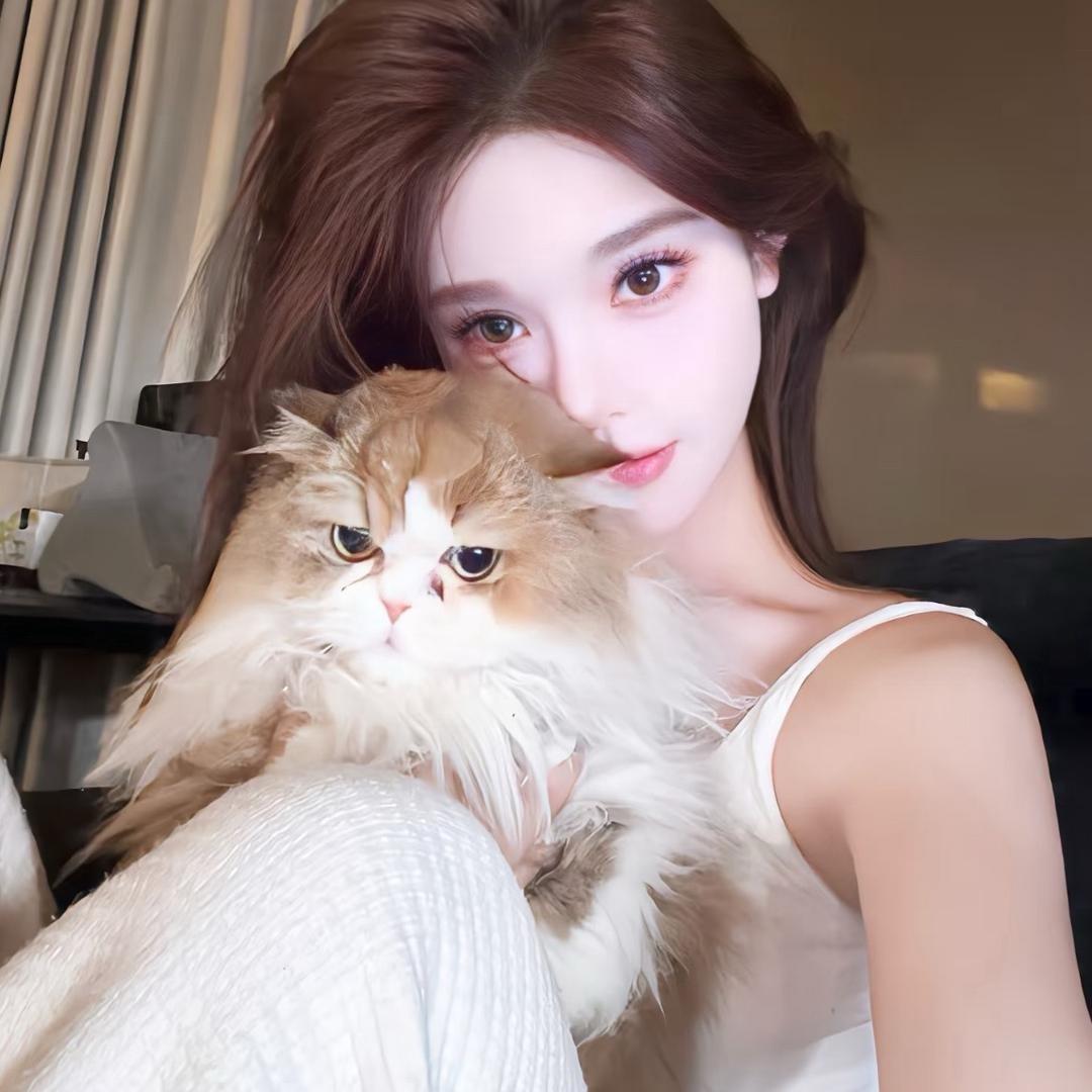 7ฅ