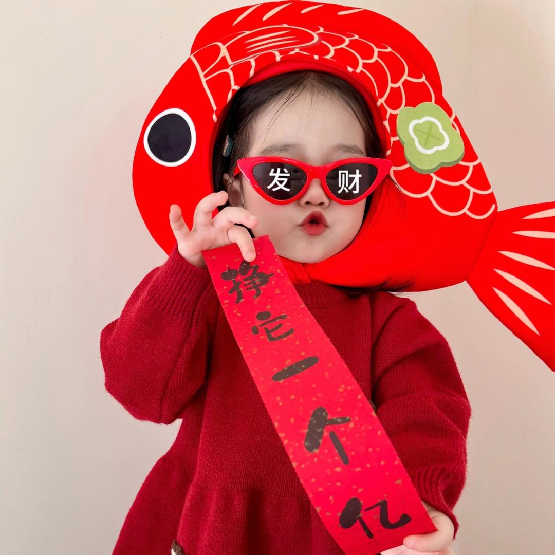 一个小板凳儿.