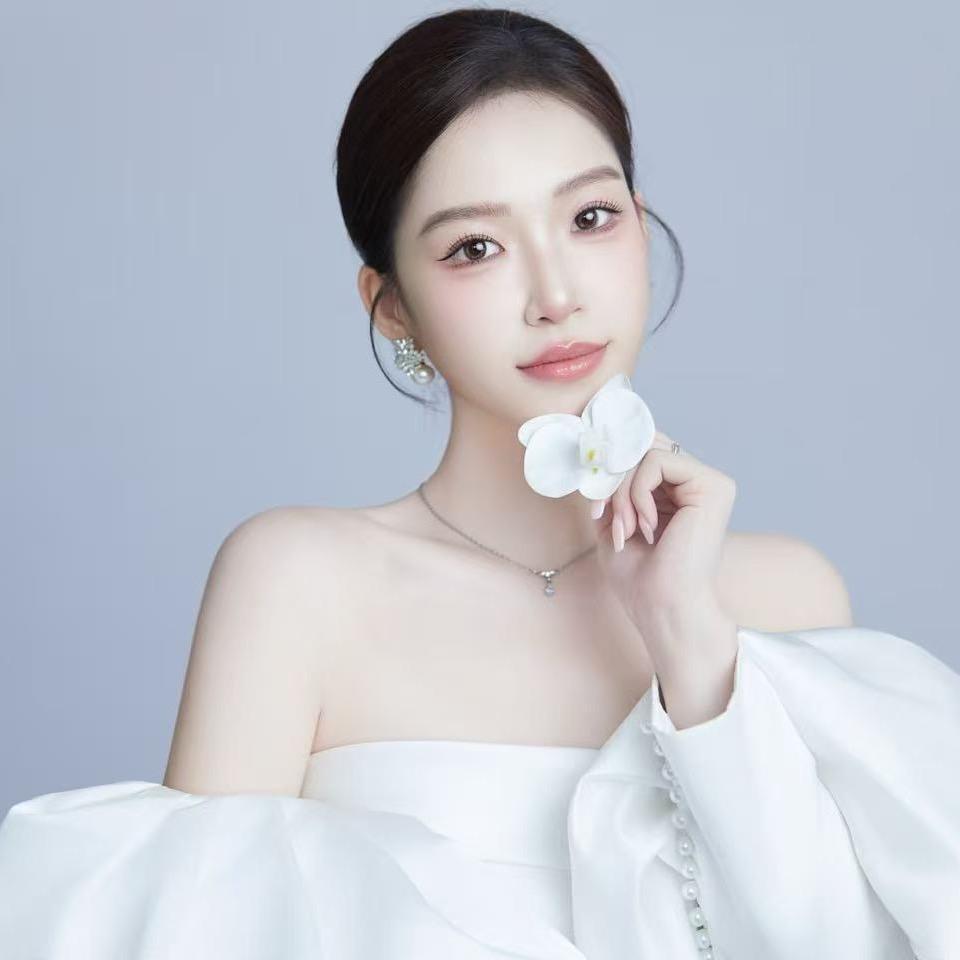 尤娜Una