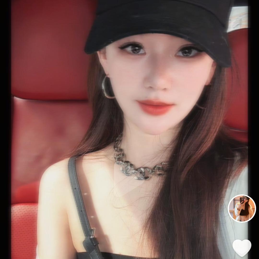 ♔