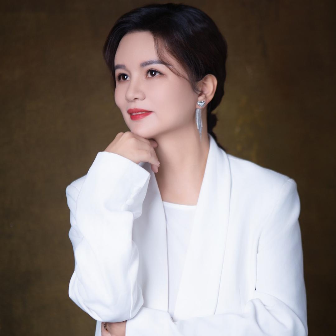 昆明西山宝丽卓蔓马小涵