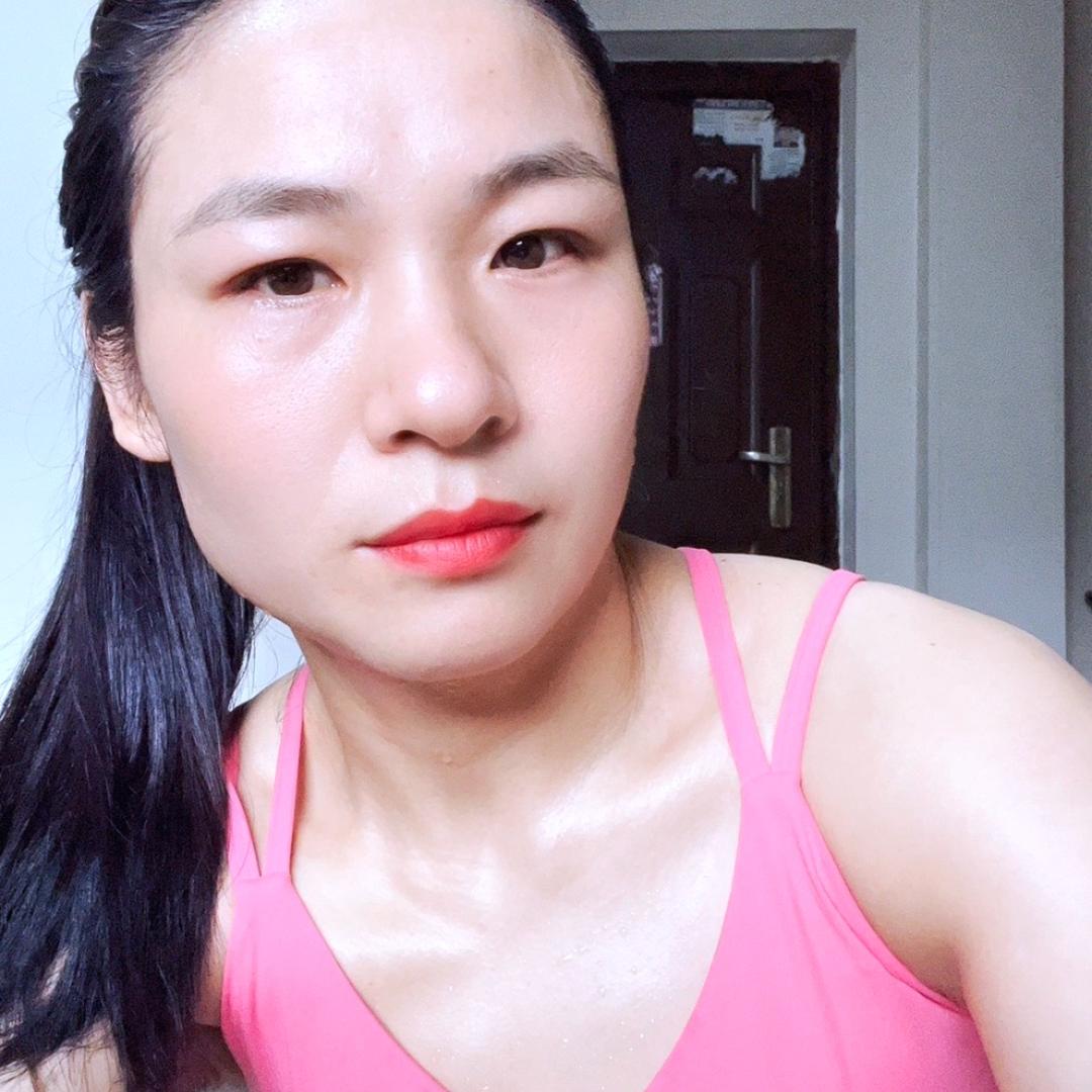 芳芳爱健身