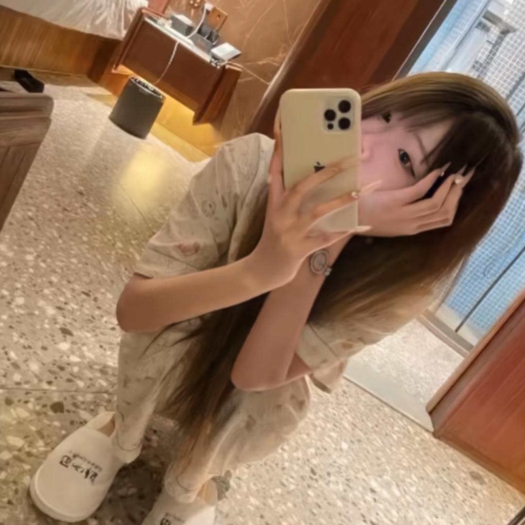 小雯.