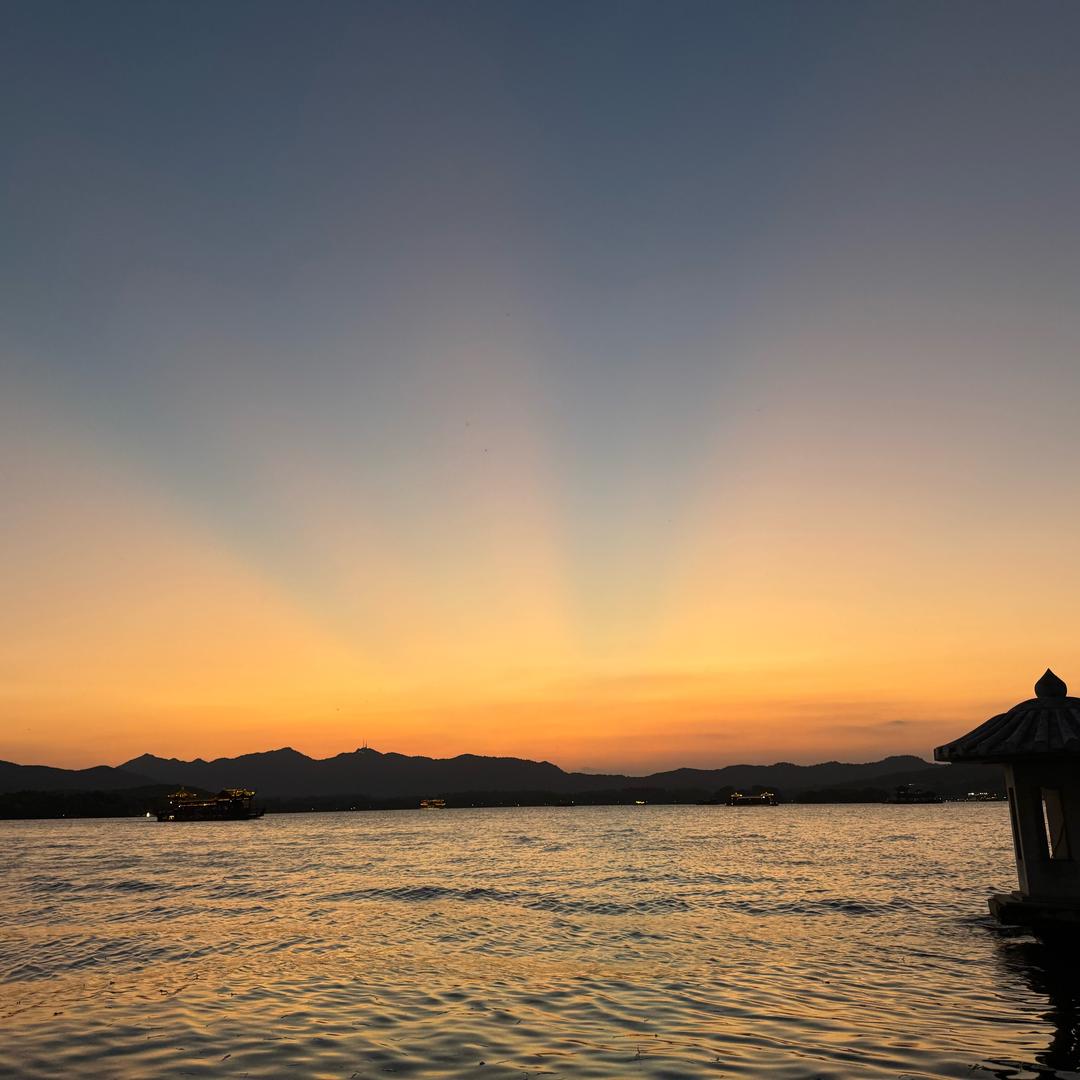 魅绣指尖美甲美睫