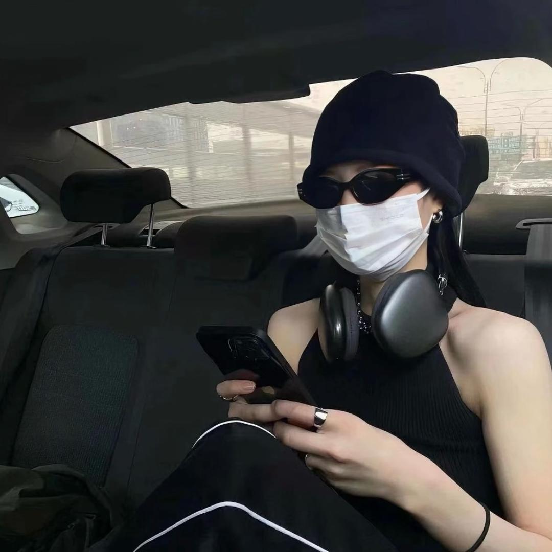 是小鱼吖