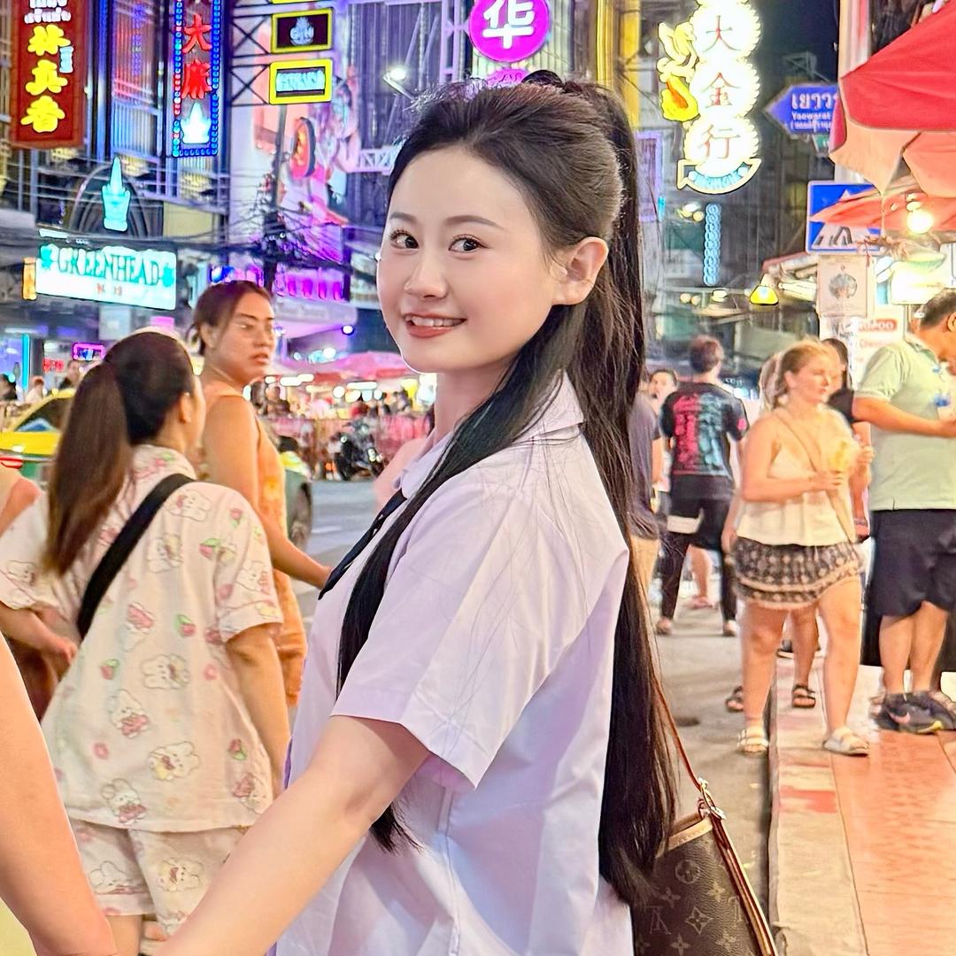 爱美的琼儿