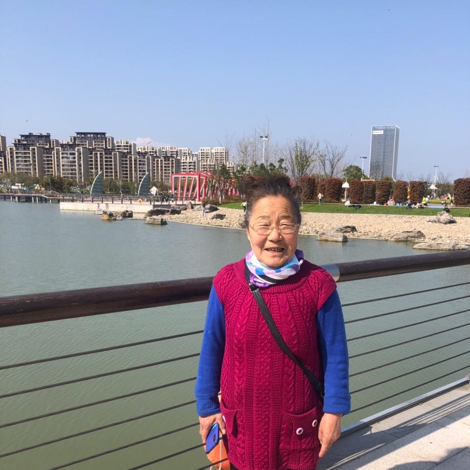 尿素姐(日常聊天）  10点08开播