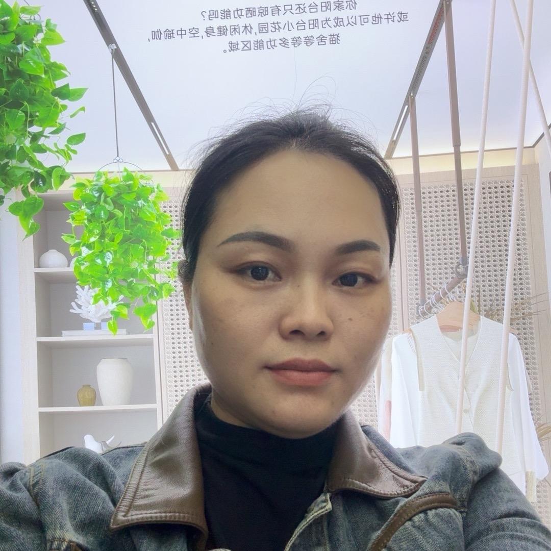 在信丰做吊顶的阿丽姐姐