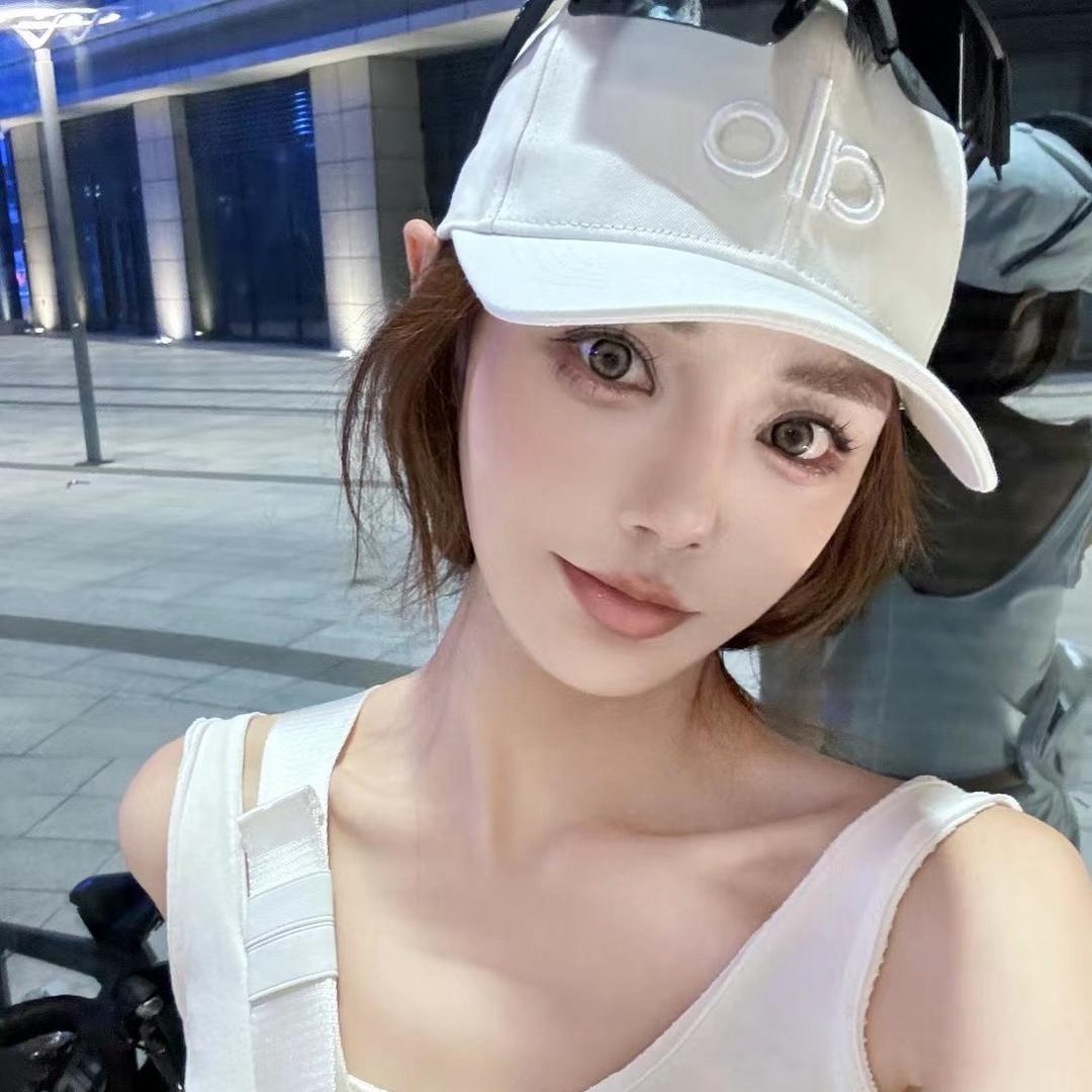 李李.