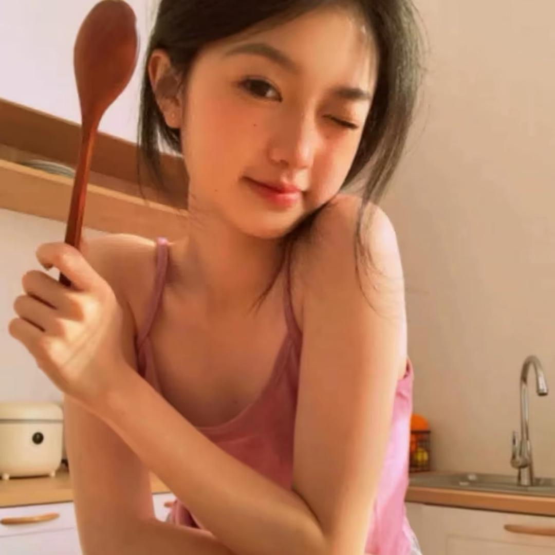 小小艺a^