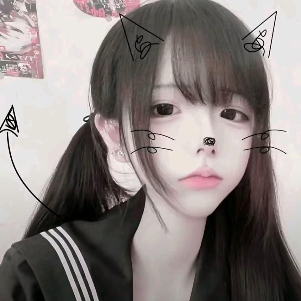 我长得很萌.
