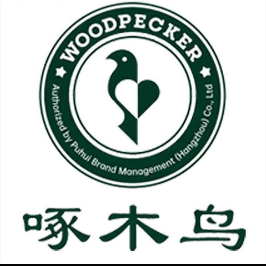 啄木鸟女鞋专柜仓