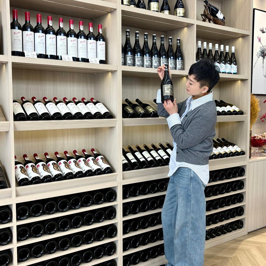 红酒女人