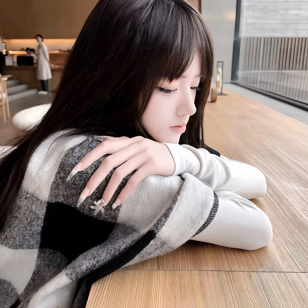 我也不太了解她