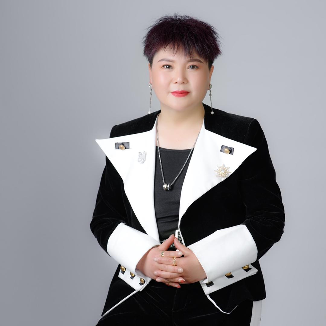 润芊妍镓裕姐