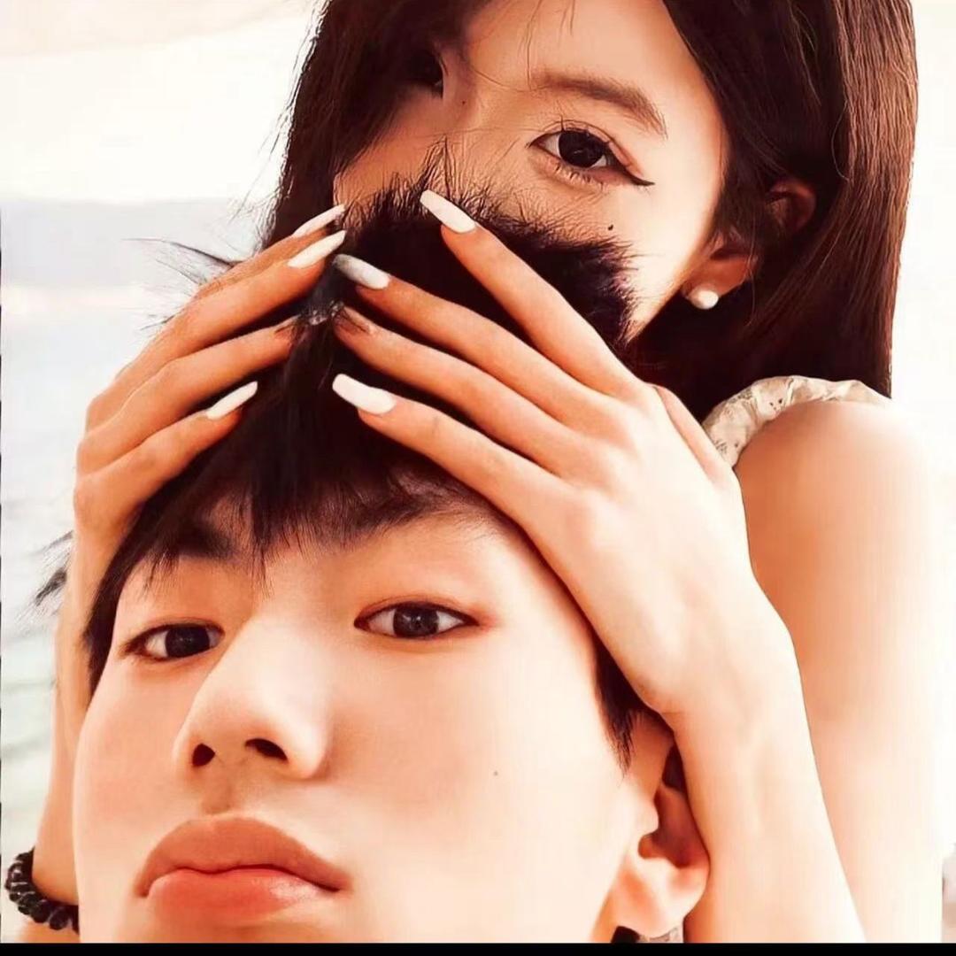 白珊瑜.