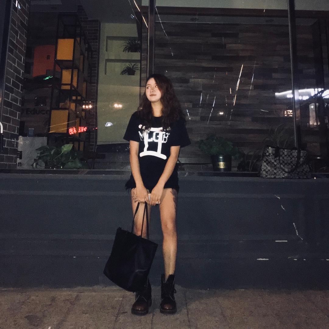 铁锤 .