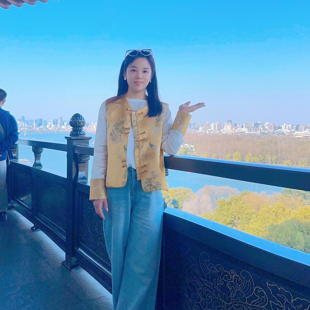 日照海边民宿主人（小杨姐）