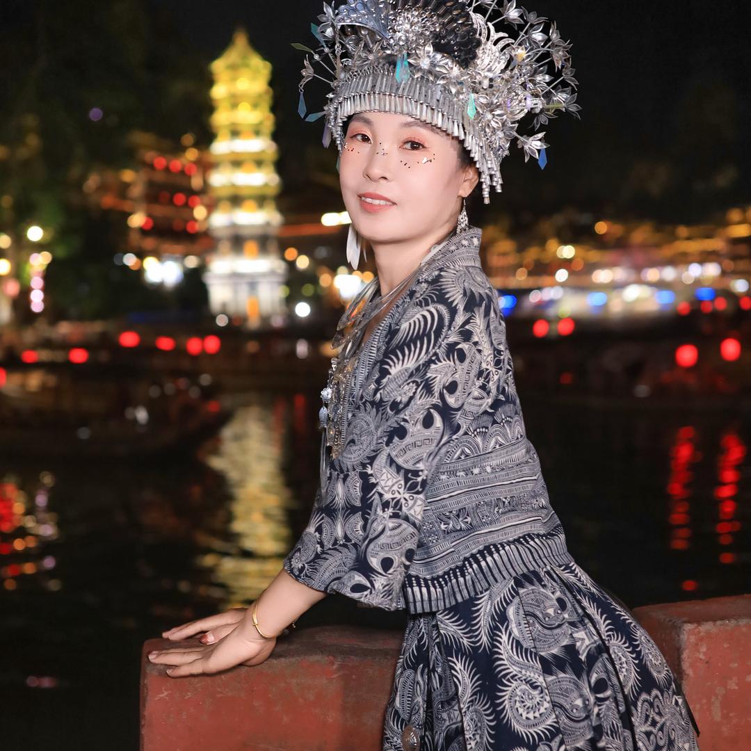 太阳出来喜洋洋