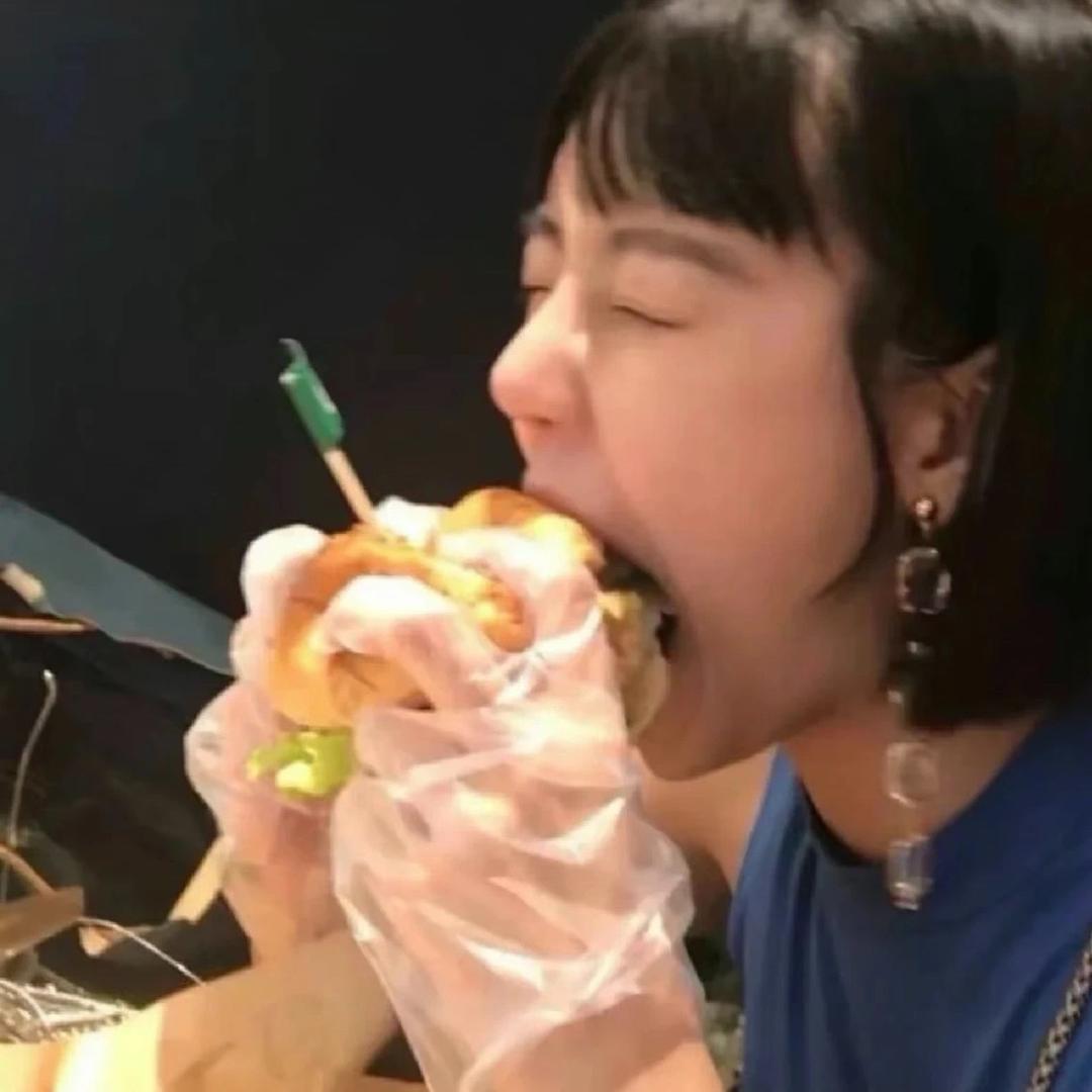 噗噗吃不饱