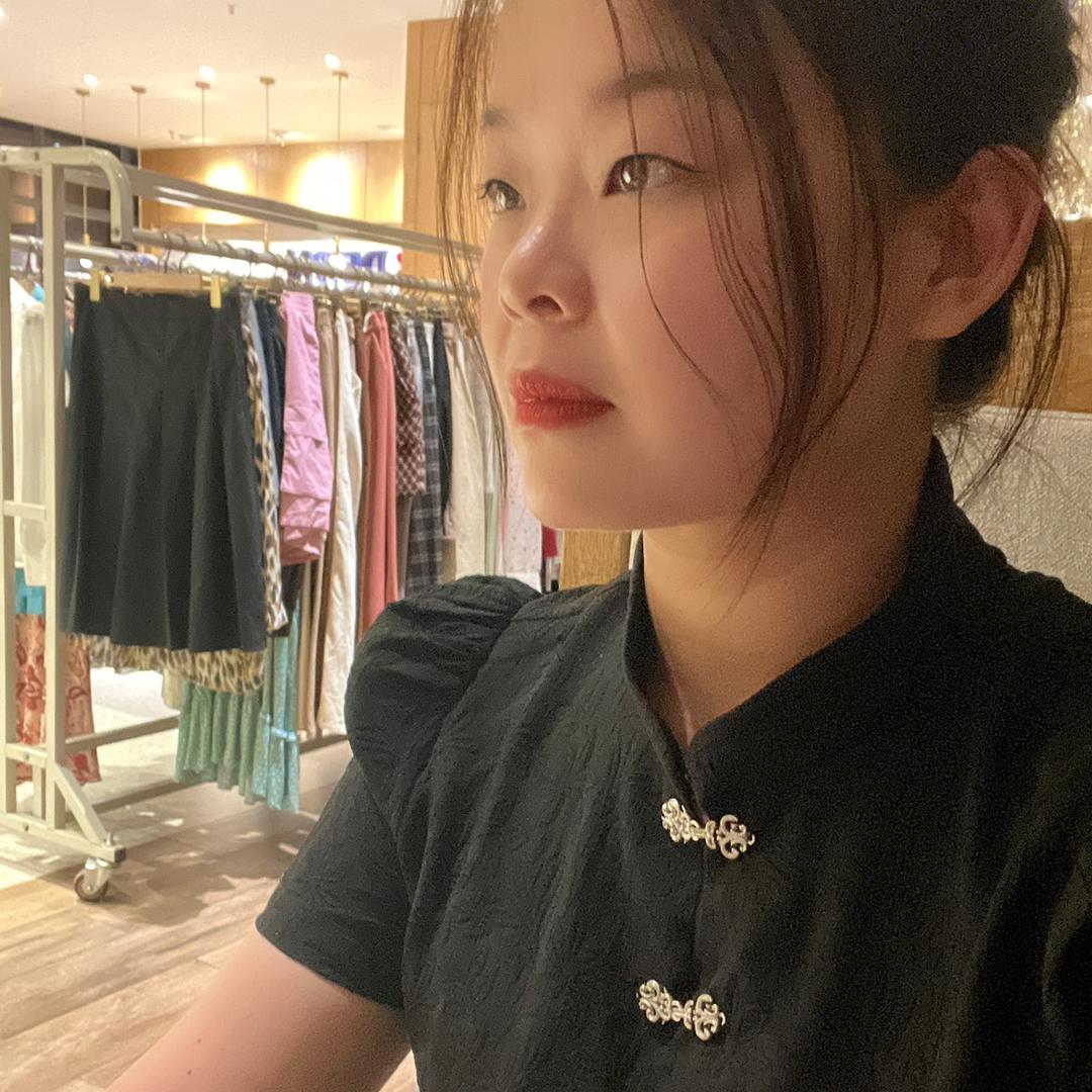禾丰商贸小镇～小燕