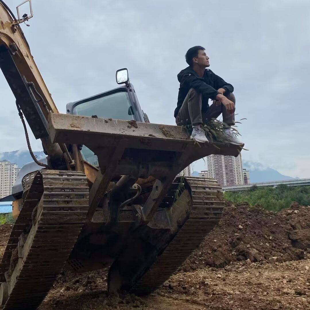 西安挖机铲车培训 薛师傅教挖机