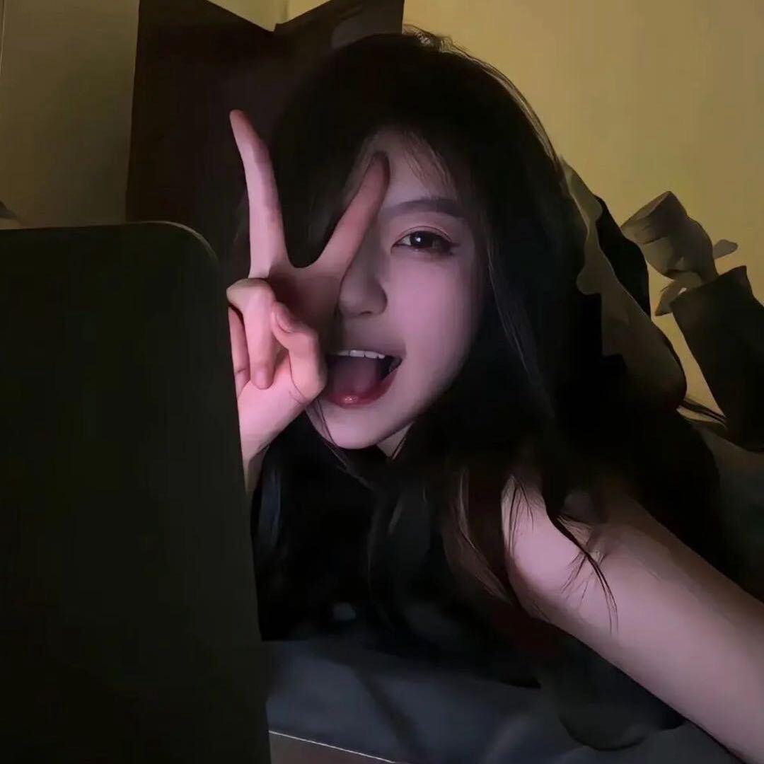 阿七.