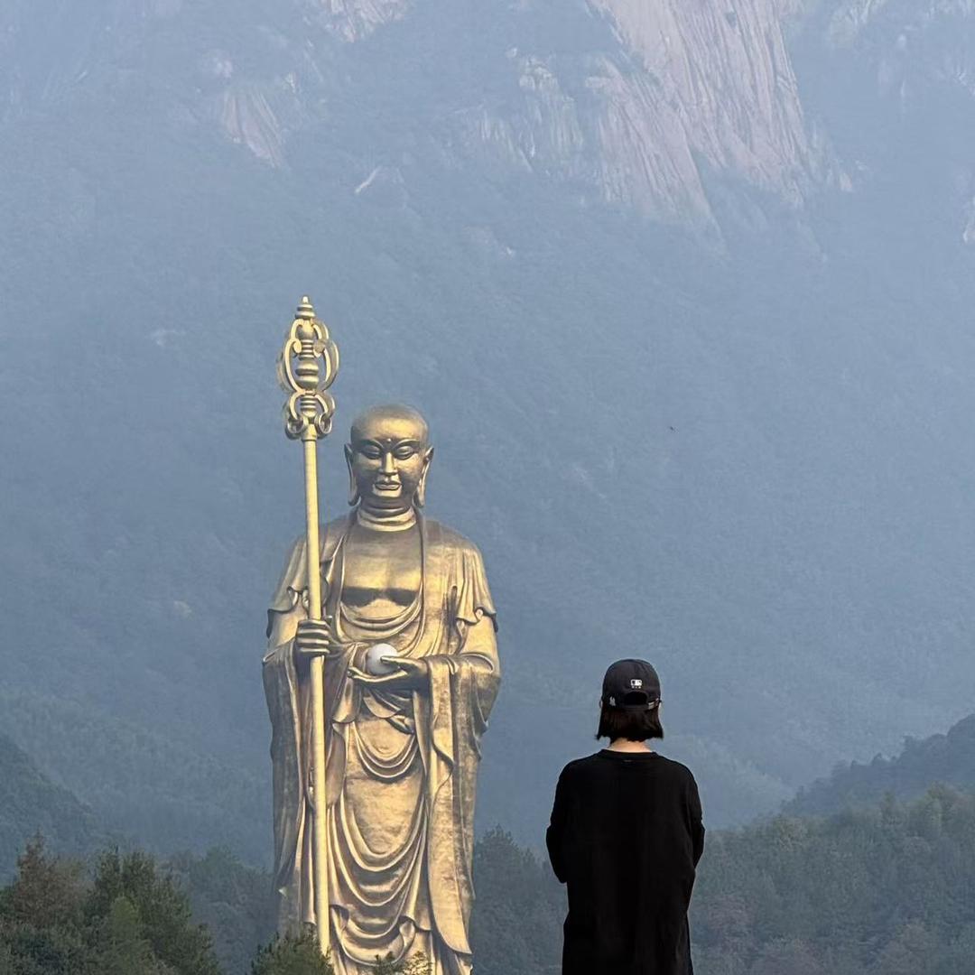 鲁西西头像