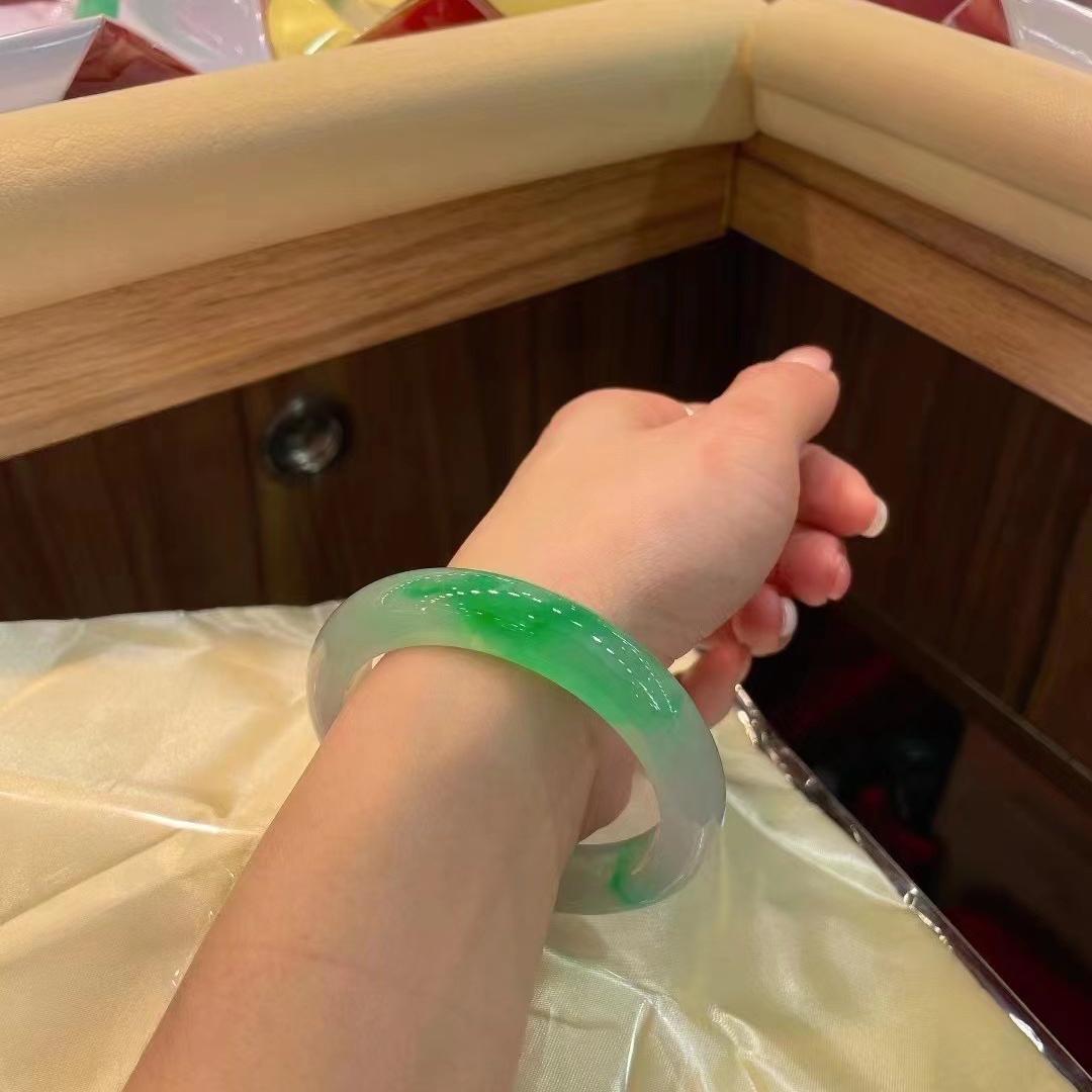 可可翡翠手镯（严选）