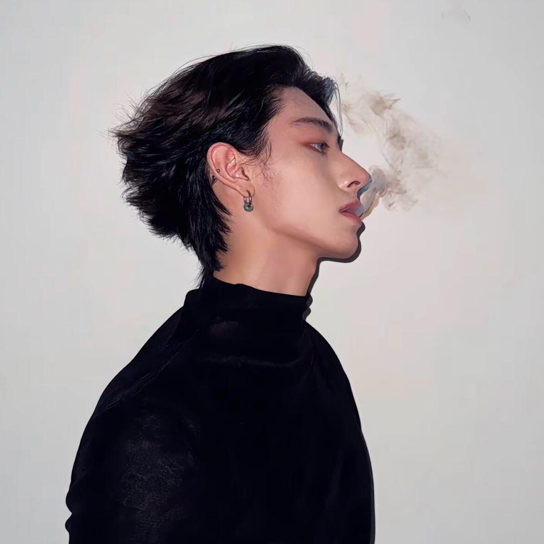.俊颜