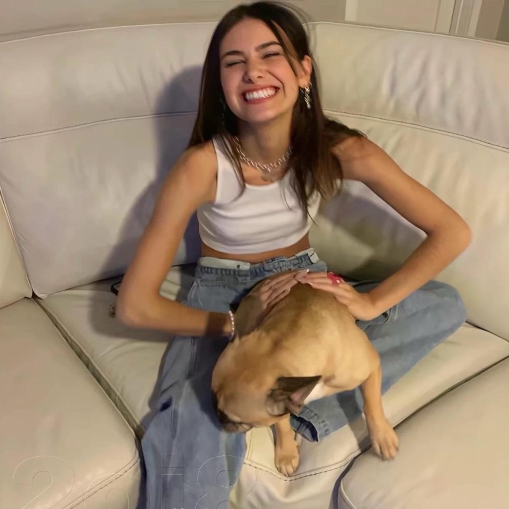 半杯冰拿铁☕️