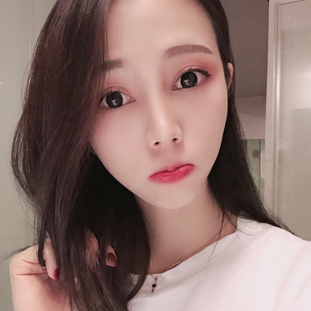 Y Y