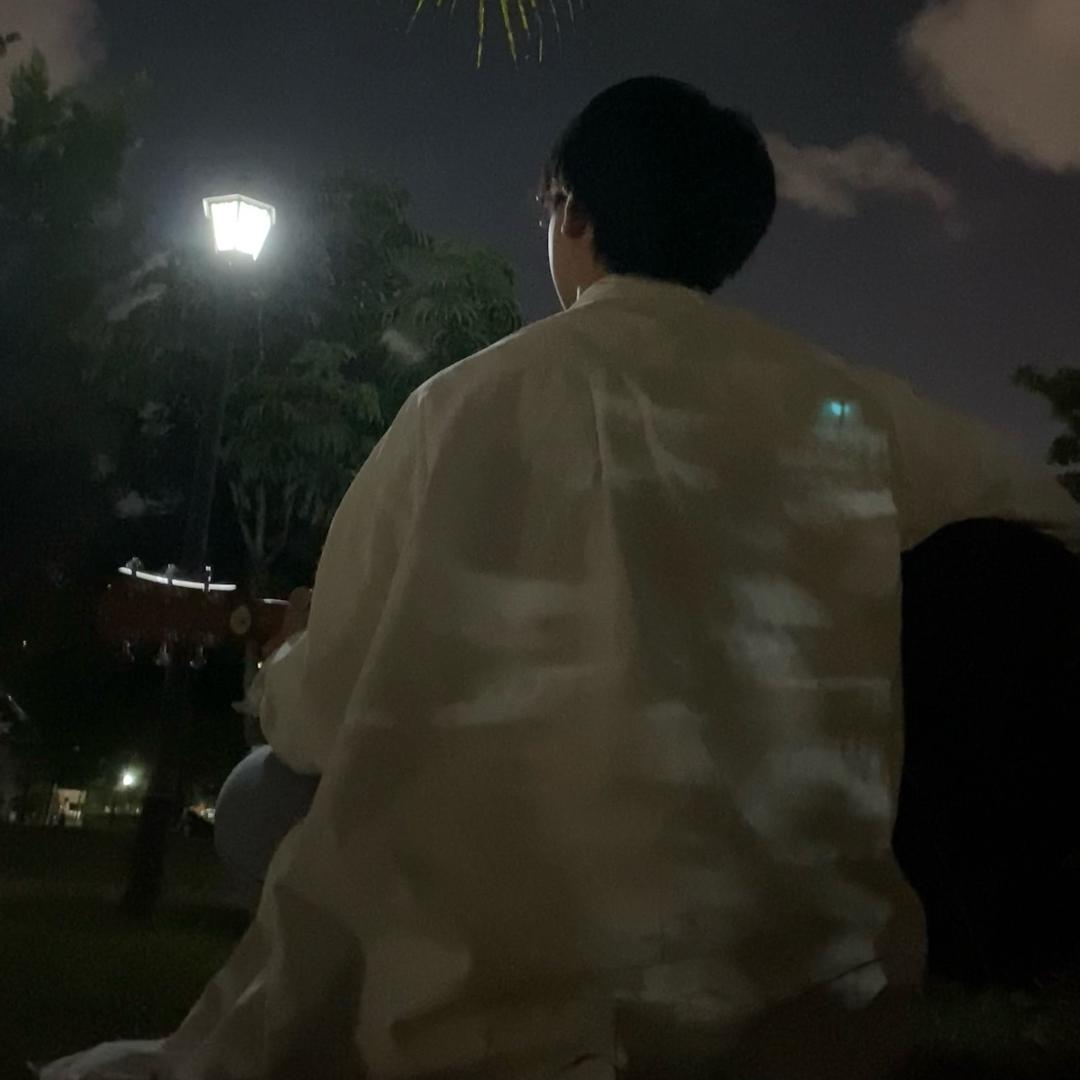 自娱自乐的颖子