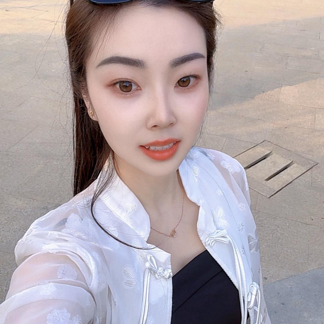 蒿坪镇.太太洗衣店   红绿灯路口