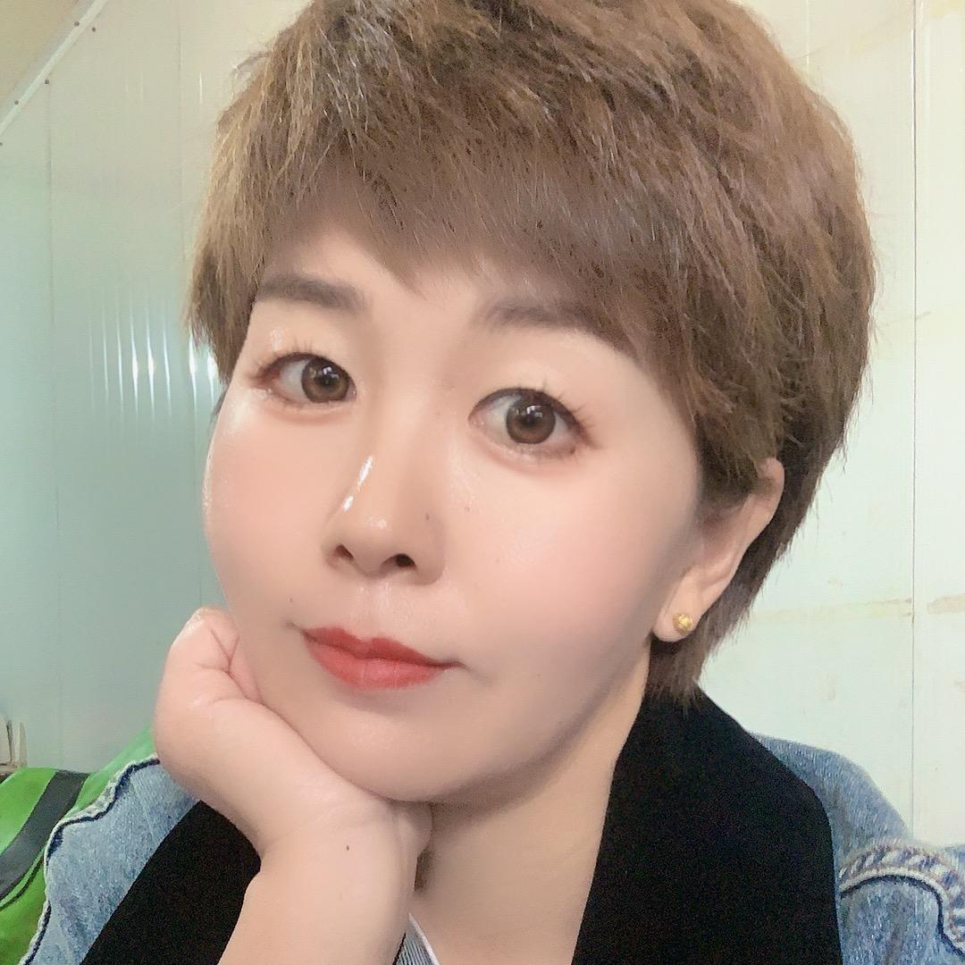 莉莉