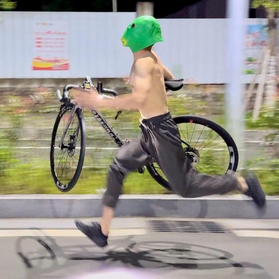疯狂小炜哥🚴