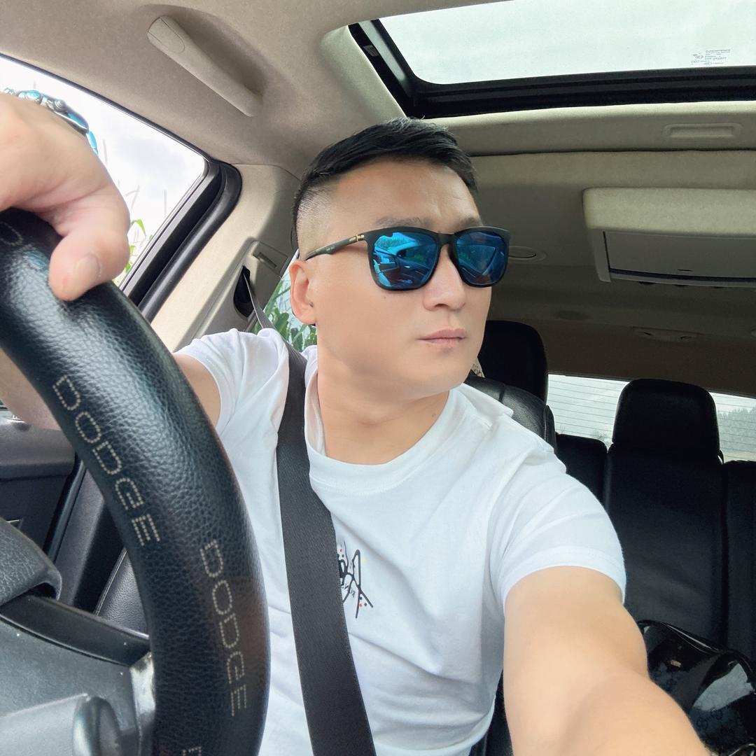 ヽ(＾-＾)ﾉ🚩李先生🏆tatto