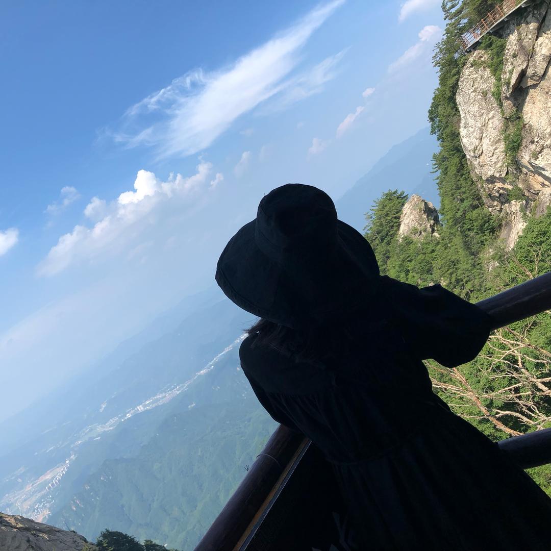 蹦蹦不蹦迪