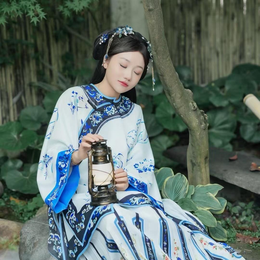 一只可爱的小云朵⛅️