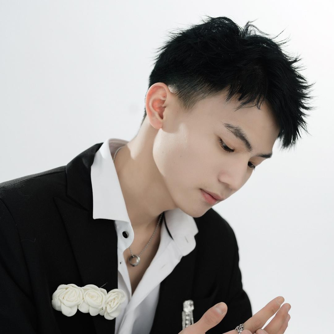 李亦辰