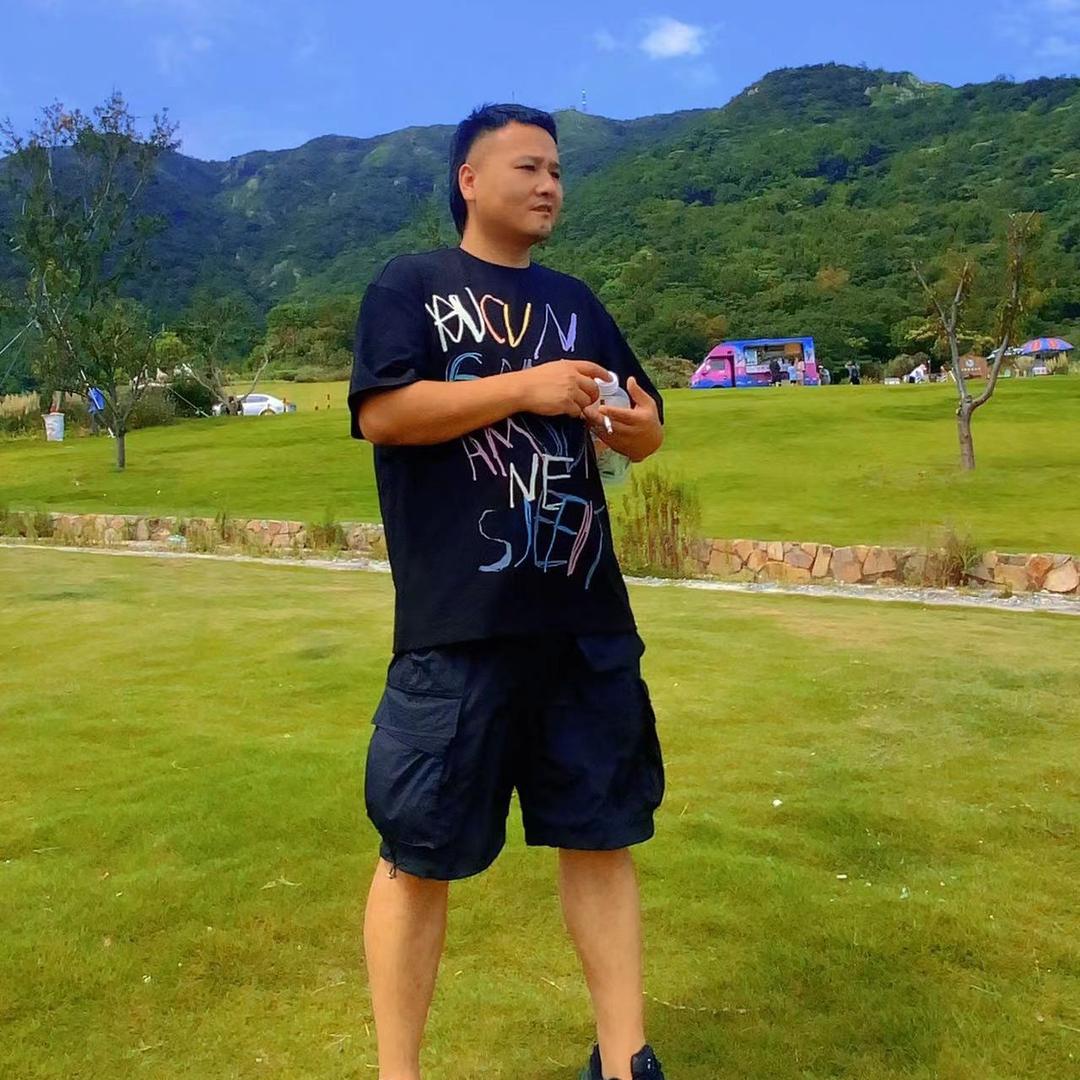 叫我阿威