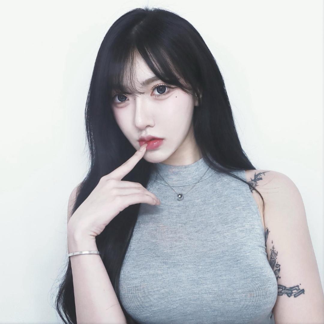 杨伊眸