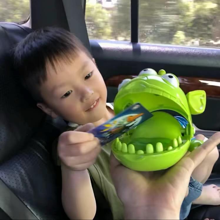 左耳^