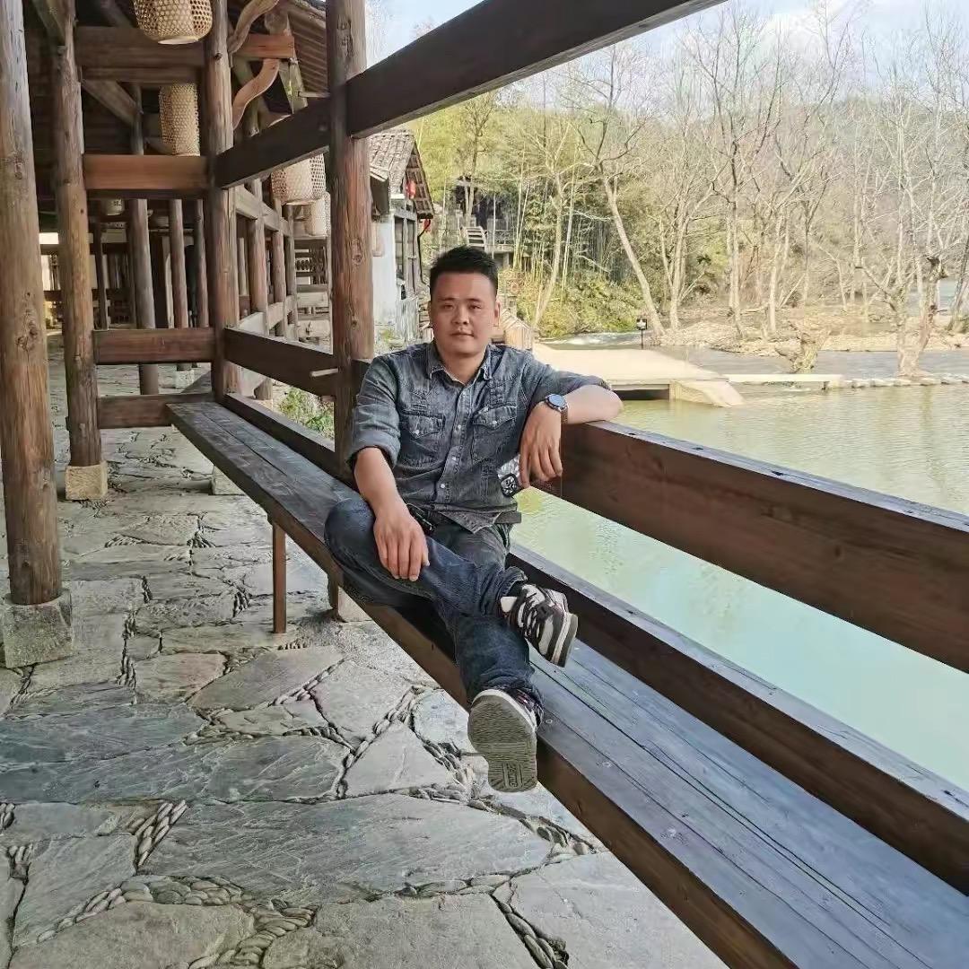 交运驾校~何教练