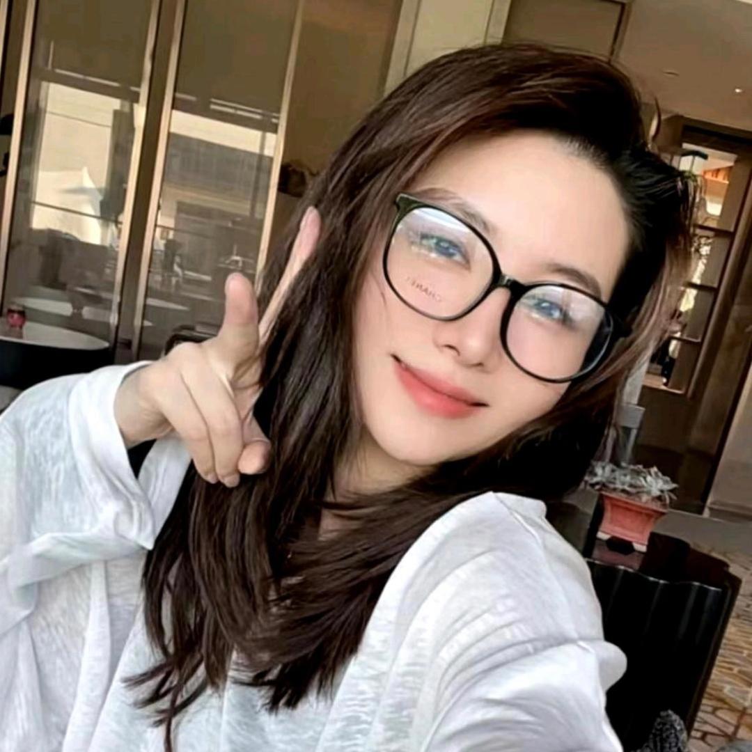 月月不吃鱼（直播甄选）