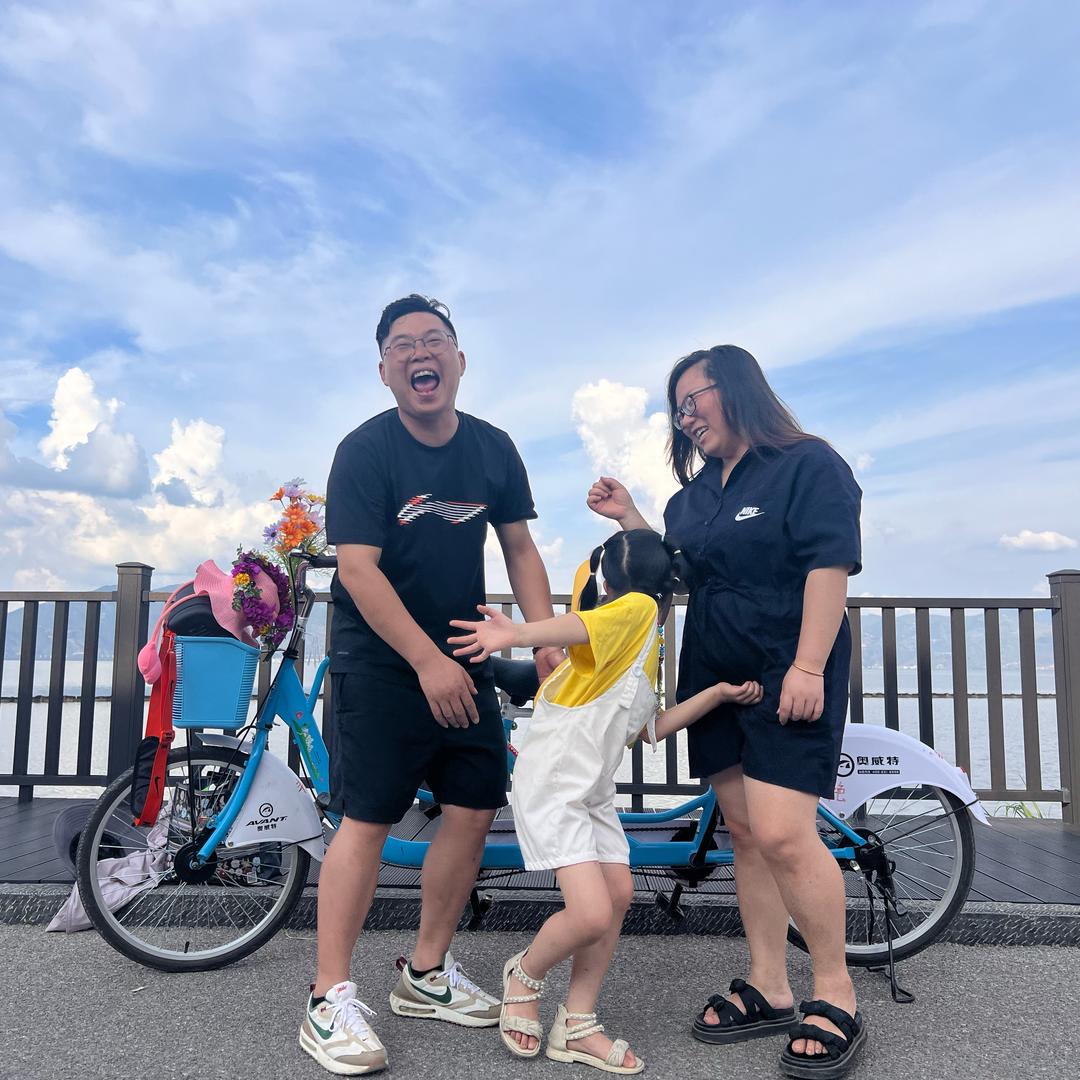 有幸小食院云溪店主理人_卷毛徐