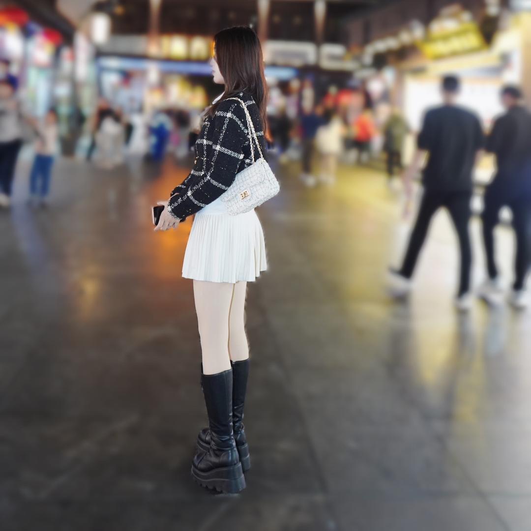 华哥逛展