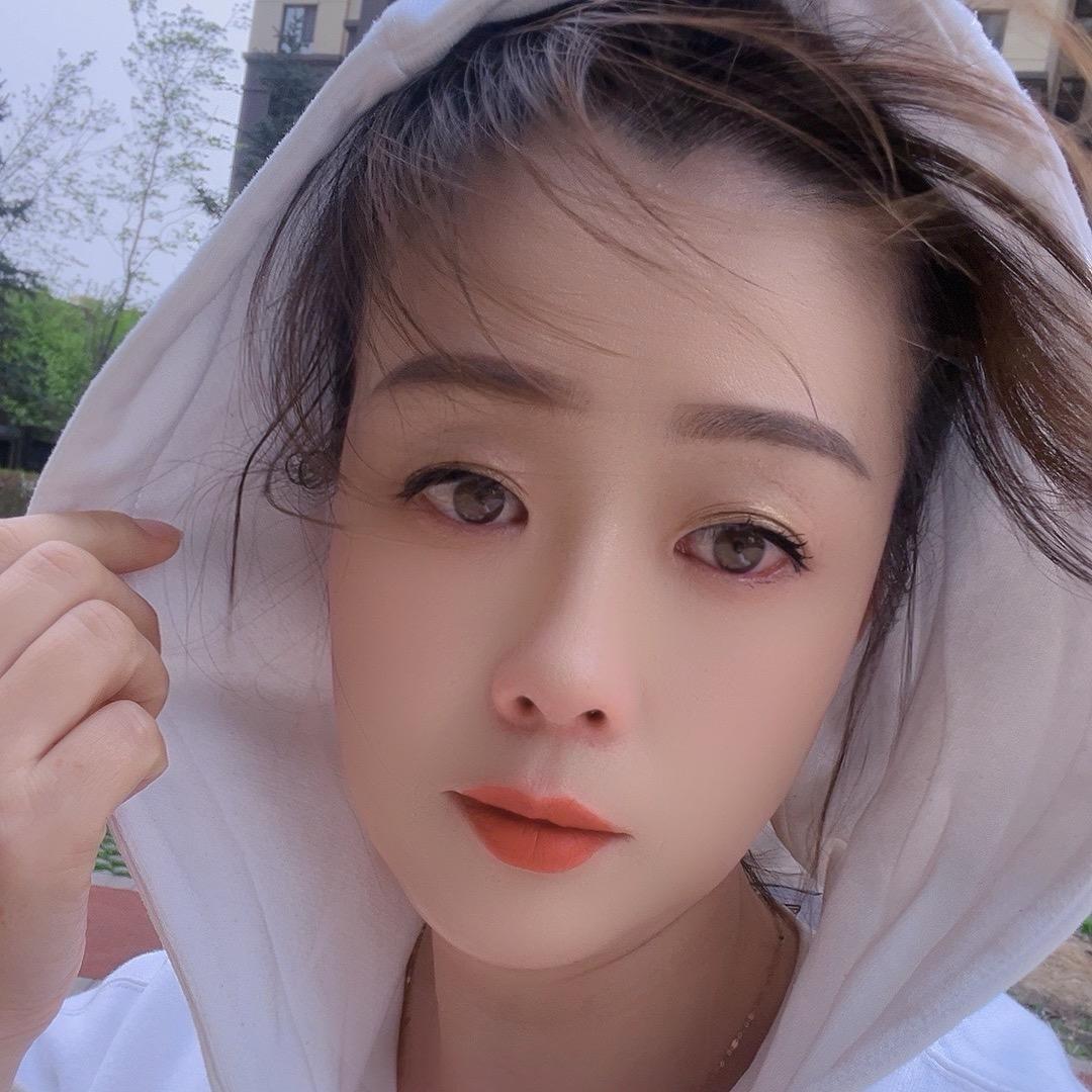 Fiona 芳姐